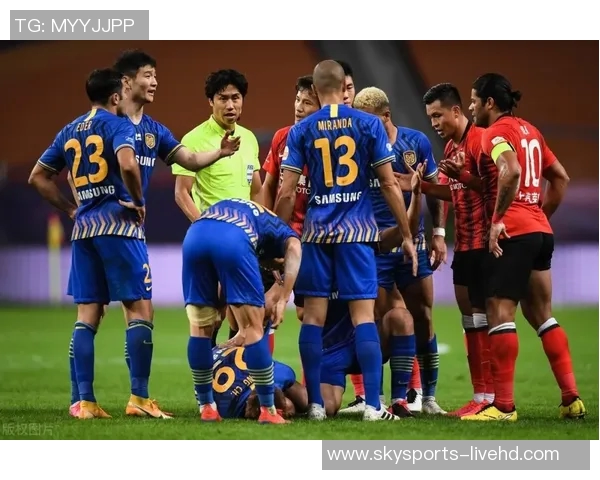 中超精彩对决阿森纳大胜本菲卡乌龙球引发争议判罚全场沸腾 中超精彩对决阿森纳大胜本菲卡乌龙球引发争议判罚全场沸腾