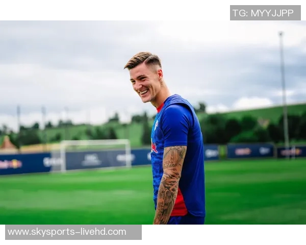 国王杯曼联逆袭莱比锡争议判罚引发全场热议与惊喜