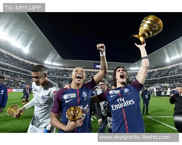 国王杯惊现经典对决曼联逆转巴黎圣日耳曼帽子戏法引爆全场