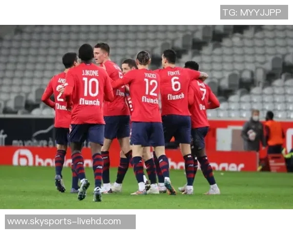 意甲激战：莱比锡与里昂战平争议判罚引发全场热议