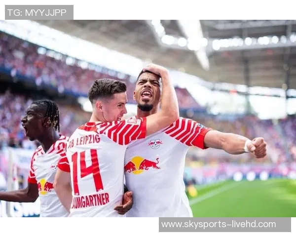 德甲激战:AC米兰大胜拜仁红牌事件引发全场热议 德甲激战:AC米兰大胜拜仁红牌事件引发全场热议