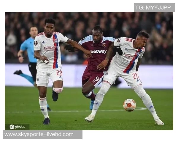 欧联杯历史冷门里昂大胜本菲卡五球狂潮引发全场震撼 欧联杯历史冷门里昂大胜本菲卡五球狂潮引发全场震撼